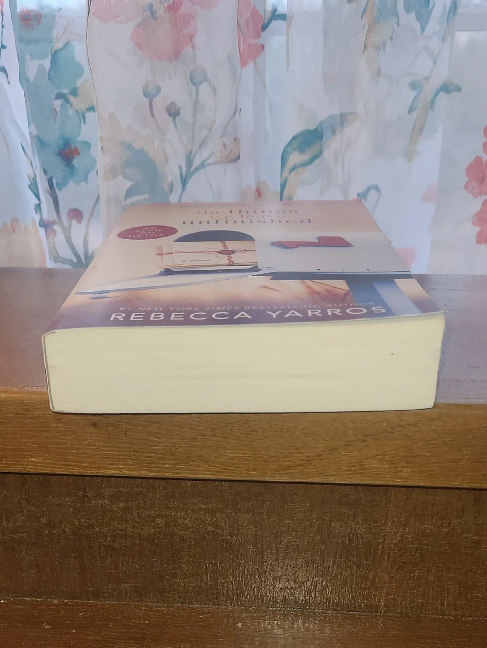 The Things We Leave Unfinished by Rebecca Yarros - Paperback - Picture 4 of 6